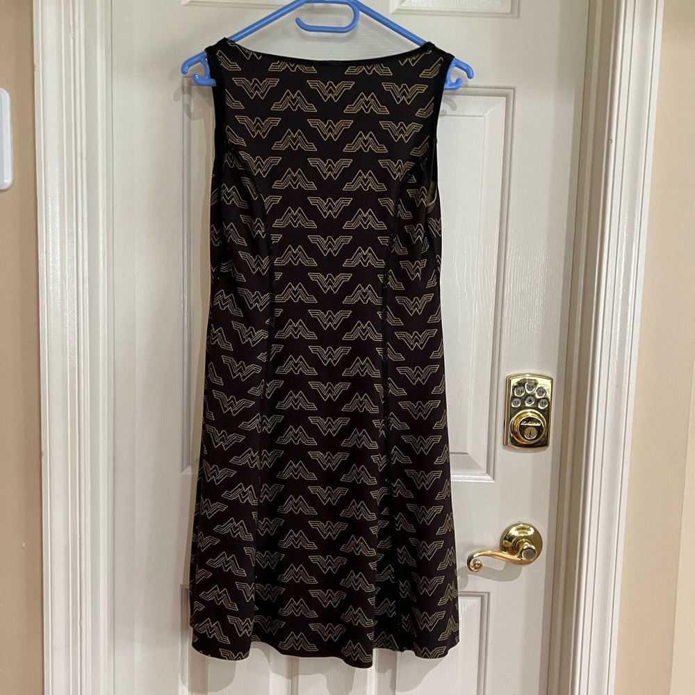 Wonder Woman reversible dress. - Picture 6 of 7